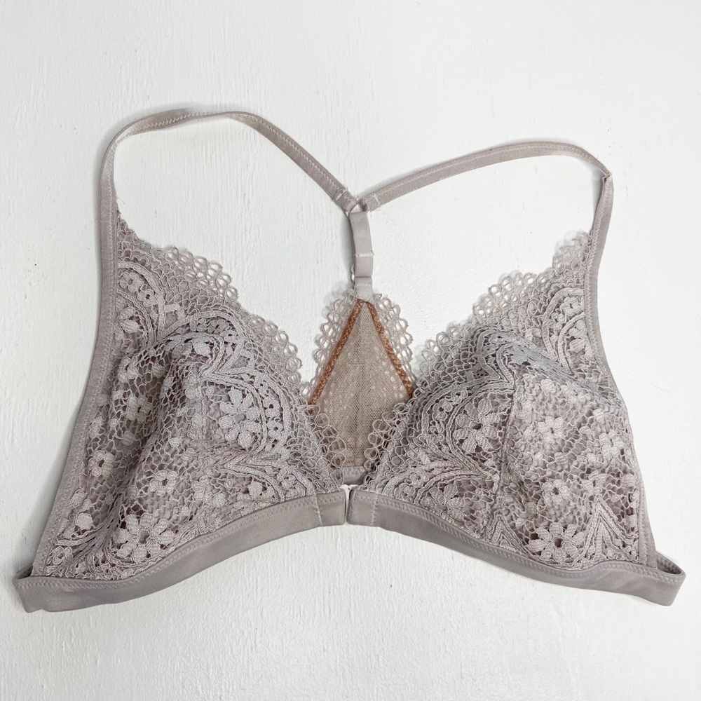 Victoria’s Secret Lilac Lace Bralette Bra Sz L